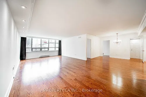 71 Charles St E #402 Photo 1