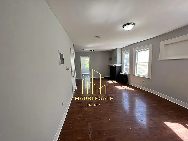 229 Alexander St #22 — Photo 10