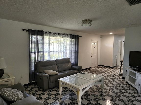 4th image of 193 Dove Cir
