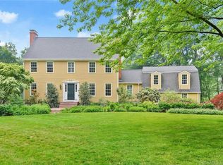 18 Willow Ct, Ridgefield, CT 06877