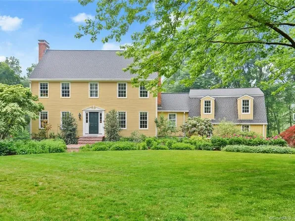18 Willow Court, Ridgefield, CT 06877