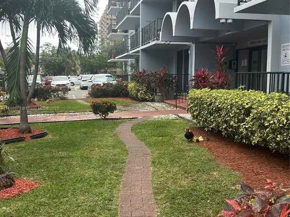 12500 NE 15th Ave APT 409, North Miami, FL 33161