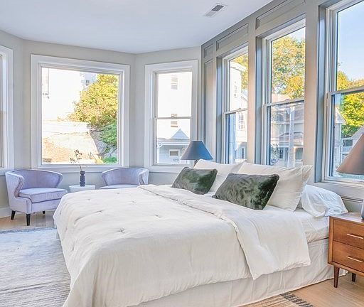 5th image of 116 Alexander St Unit Penthouse
