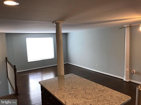 3rd image of 3010 Summershade Ct
