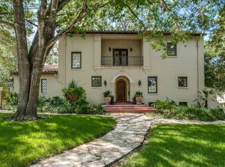 100 Zambrano Rd, Terrell Hills, TX 78209