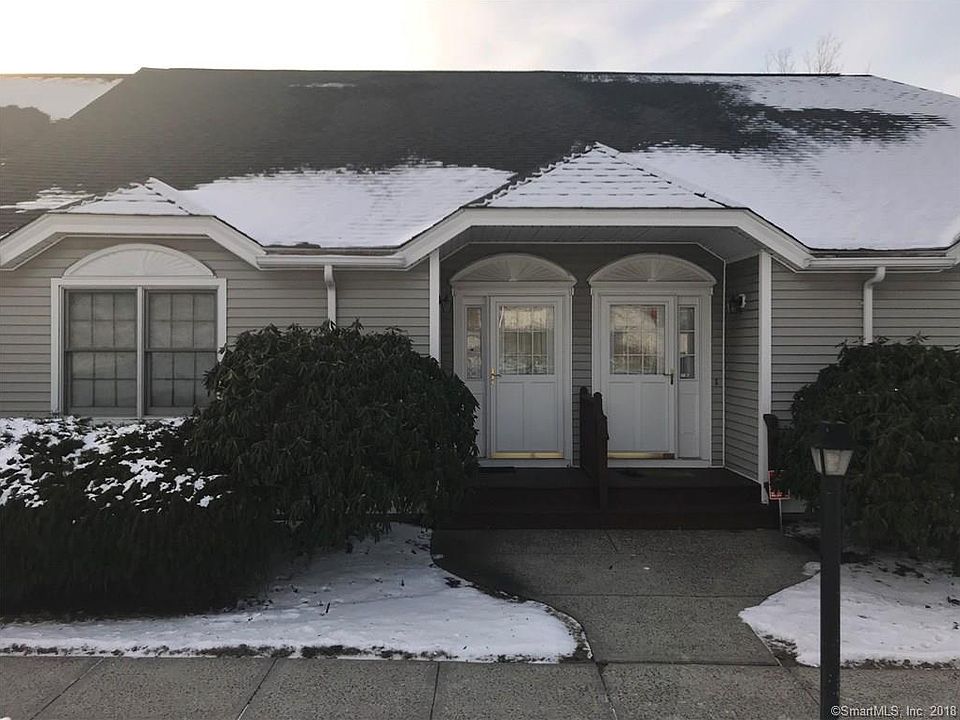 1st image of 900 Silver Ln Unit 6