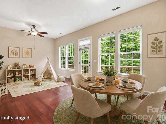 3rd image of 878 Treasure Ct