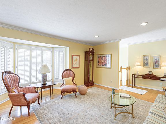 4th image of 163 Nebraska Ave