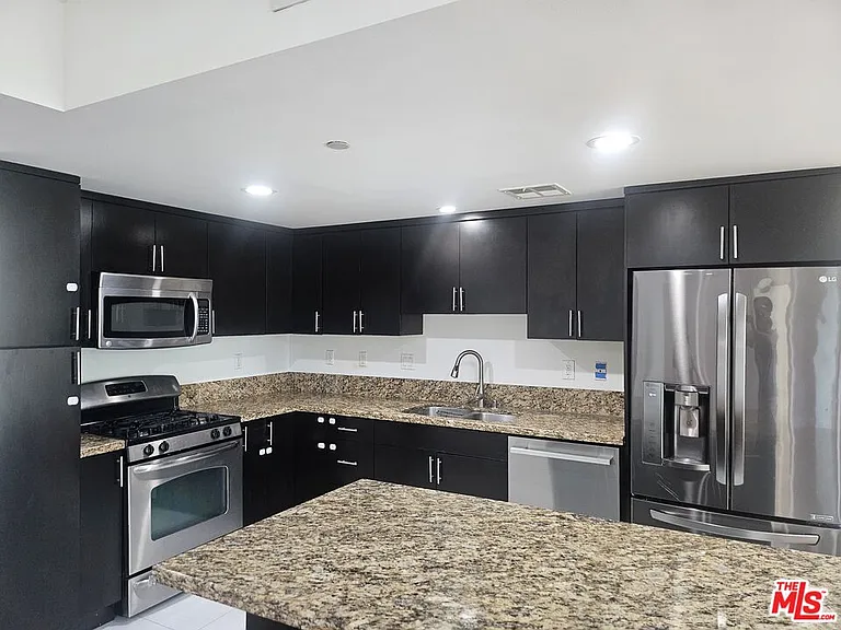 332 S Oxford Ave #201 — Photo 5