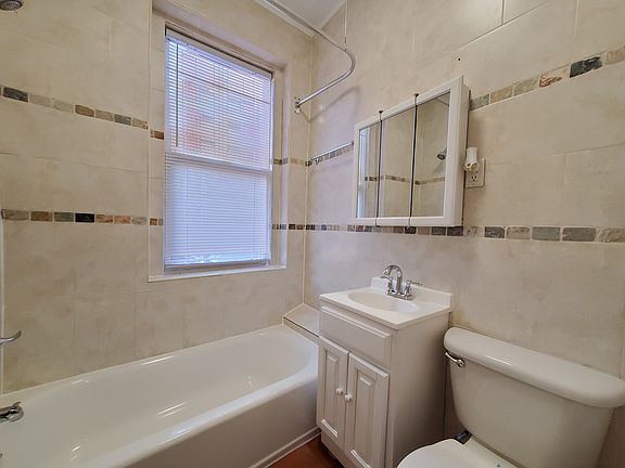 4th image of 30 Kensington Ave #54E