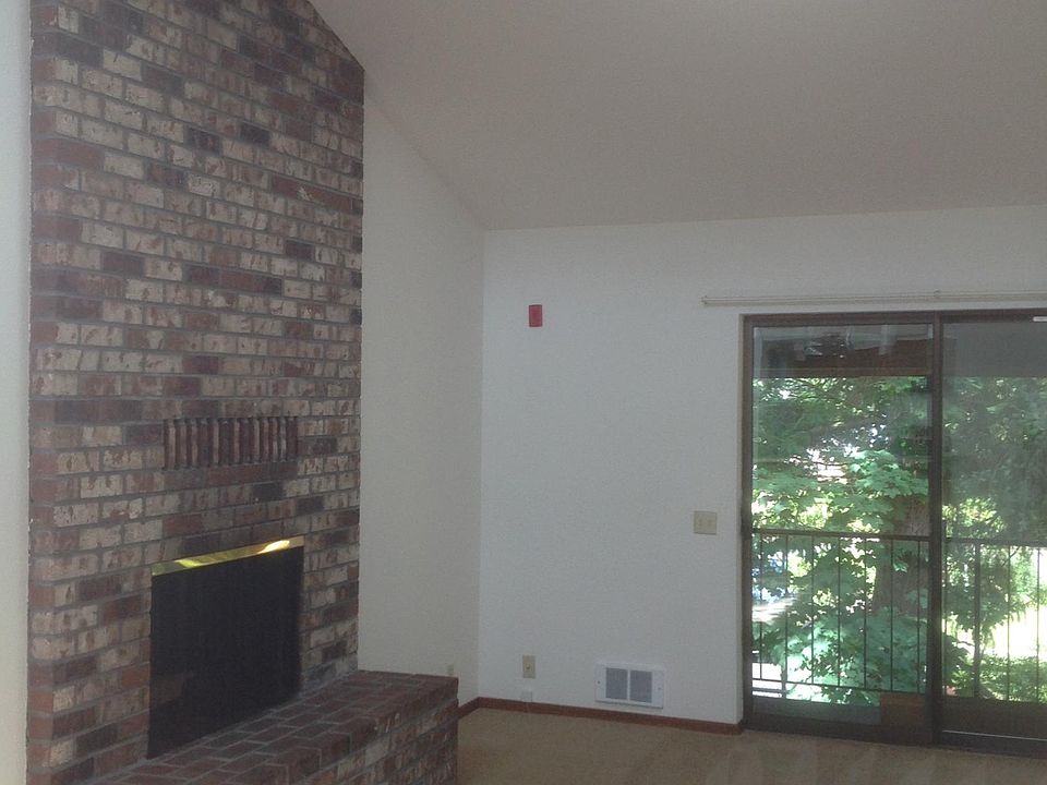2nd image of 3730 192nd St SW APT 4