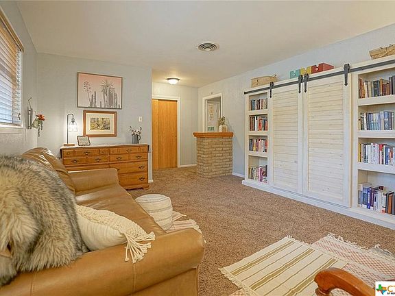 3rd image of 3002 Las Moras Dr