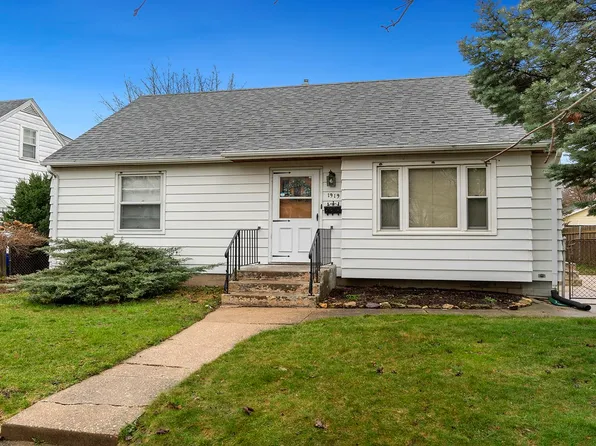 1919 Latham St, Rockford, IL 61103