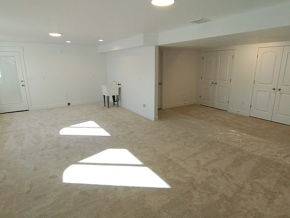 4th image of 616 N Hiddleston Way #2