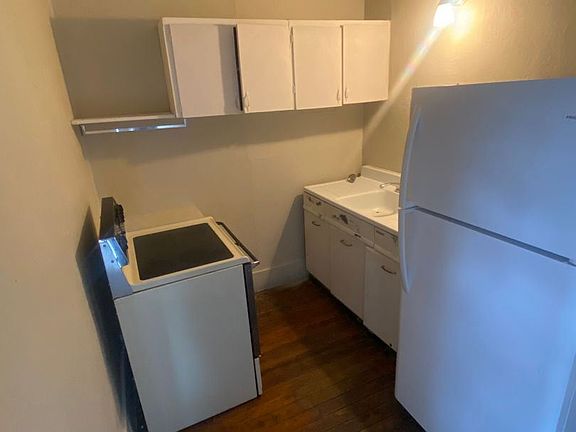 5th image of 3018 E Everett Ave #5