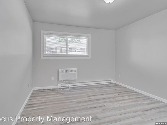 5th image of 1316 Honeysuckle Ln #304
