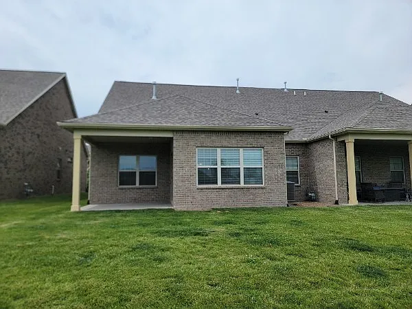 3 bed, 3.0 bath, 2345 sqft, $2,700 — Photo 3