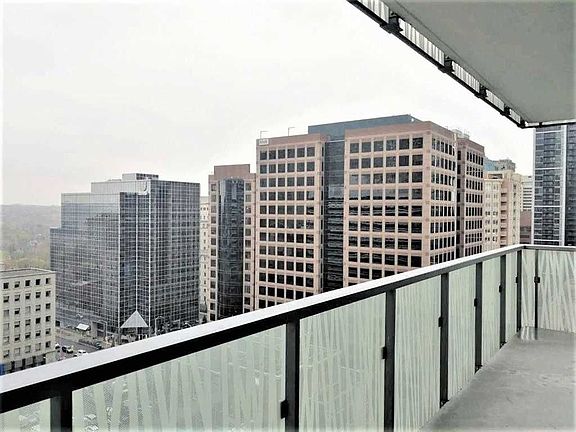 4th image of 50 Charles St E #1612