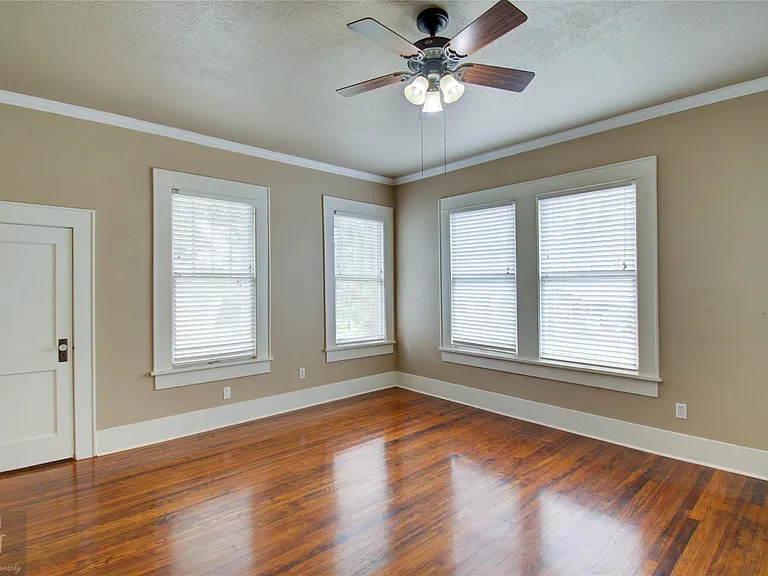 443 Gladstone Blvd — Photo 8