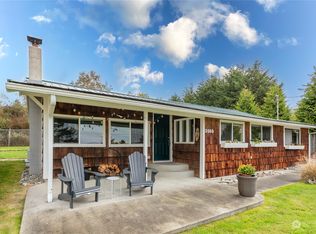 3569 Smugglers Cove Rd, Greenbank, WA 98253