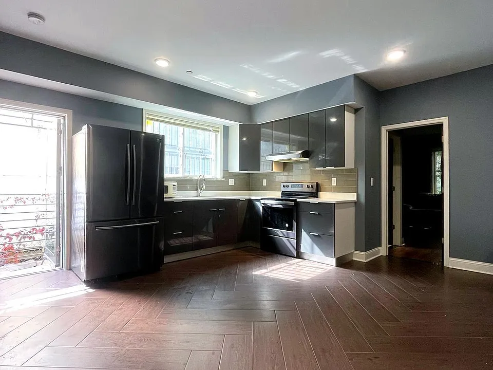1306 N Carlisle St #8-1