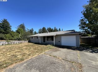405 Azalea Park Rd, Brookings, OR 97415