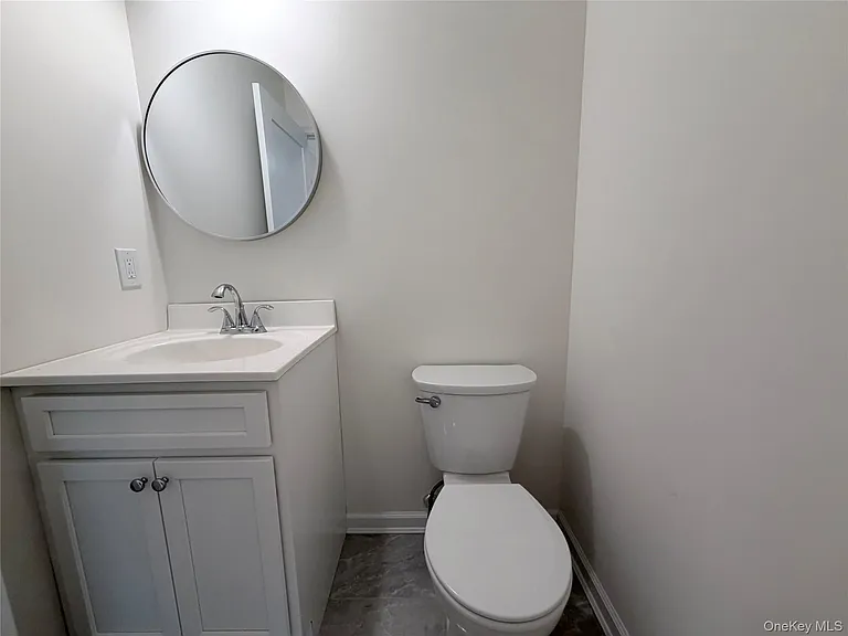 102 Pulaski Rd — Photo 11