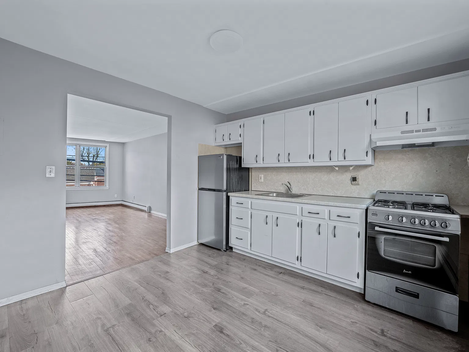 1 bed, 675 sqft, $2,400 — Photo 4
