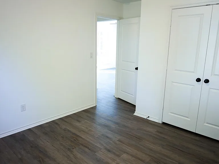300 Carrie Mabrie St — Photo 23