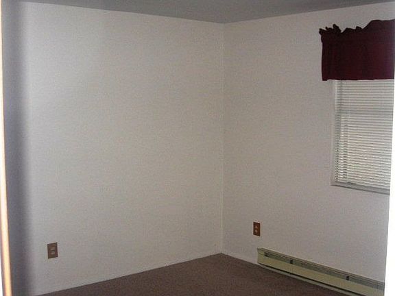 4th image of 111 Arrow Wood Pl