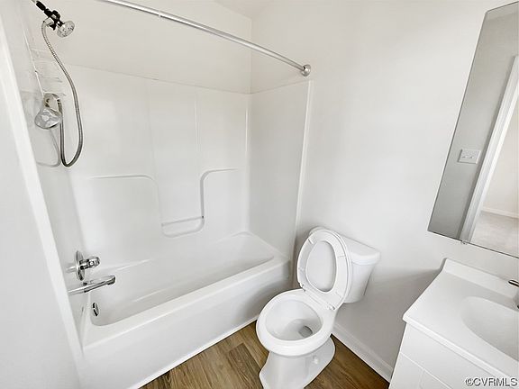 5th image of 1850 New Lincoln Cir