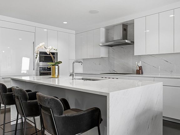 4th image of 150 Seaport Blvd #6D