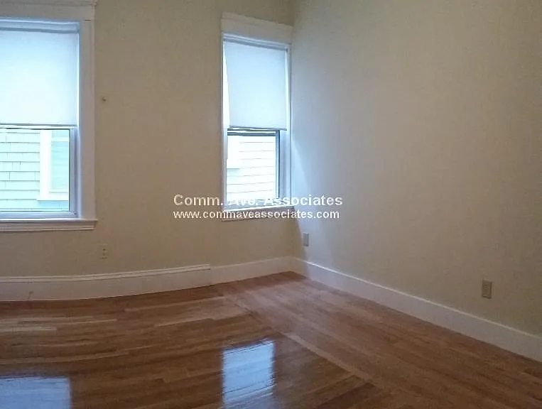 21 Roseclair St #2 — Photo 10