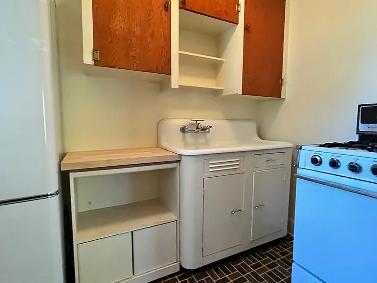 340 Jefferson St #201 — Photo 7
