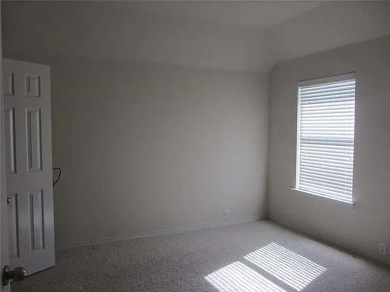 7425 Danbridge Ln — Photo 5