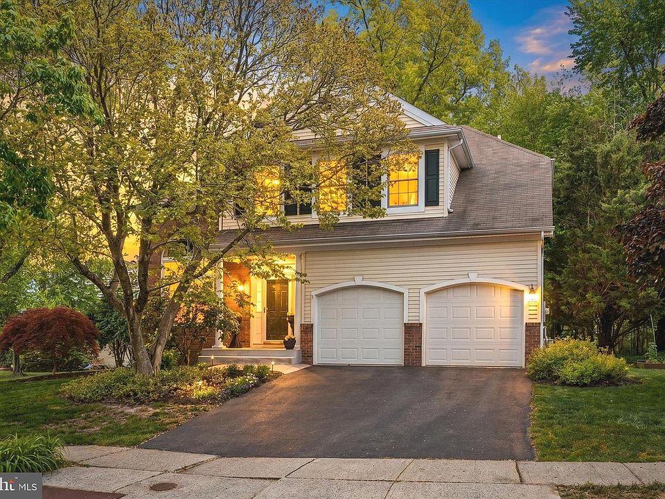 1st image of 55 Harvard Cir