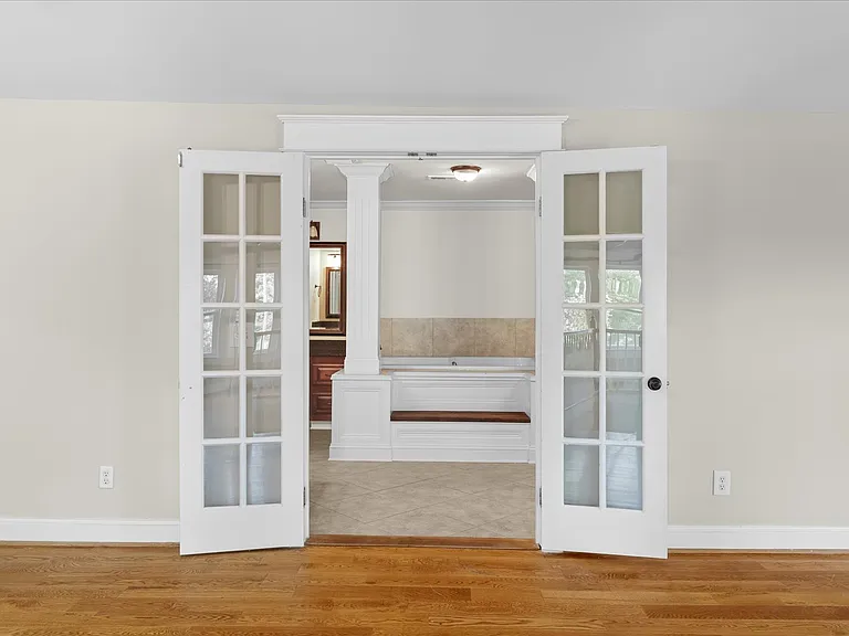 708 Shelby Ave — Photo 22