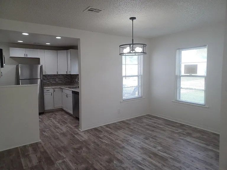 524 S Liberty Ave — Photo 5