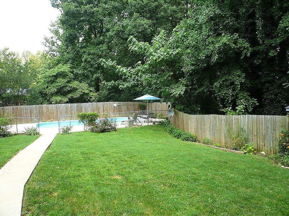 2nd image of 333 Arrowhead Dr