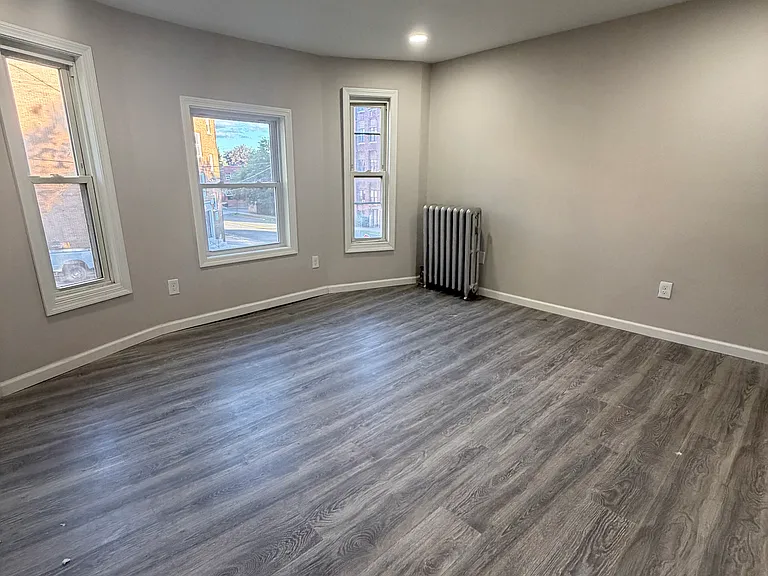 179 Sargeant St #2 — Photo 5