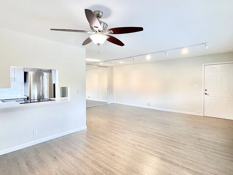 Gateway Apartments — Photo 4