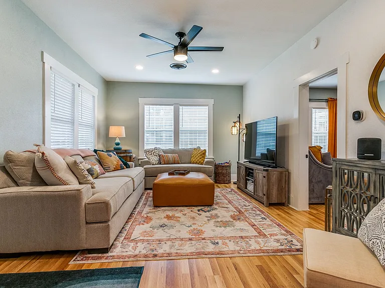 1004 Edison Dr — Photo 6