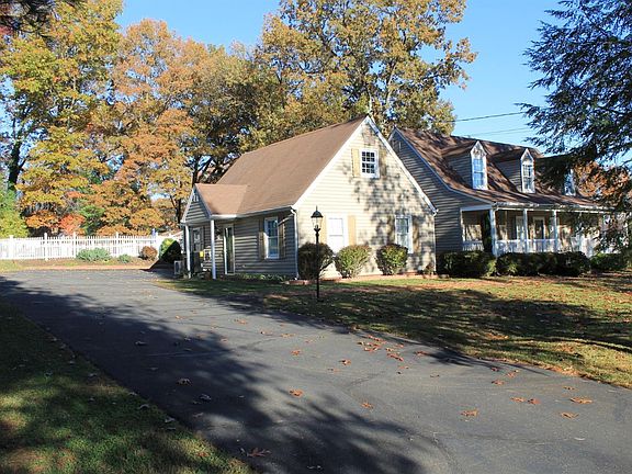 4th image of 124 Melville Pl