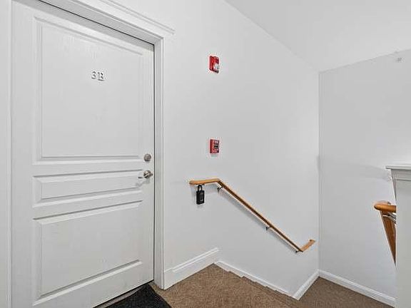 4th image of 444 E Freemason St APT 3B