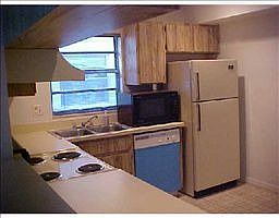 4th image of 12716 Dunhill Dr