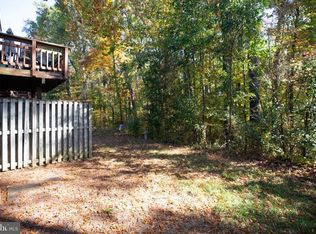 17929 Milroy Dr, Dumfries, VA 22026