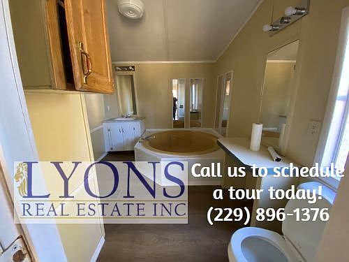 Master Bathroom (from entrance)