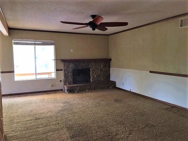 2nd image of 1346 E Fallbrook St