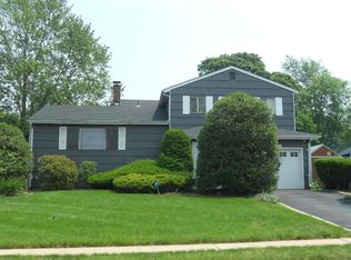 19 Woodlawn Rd, Somerset, NJ 08873