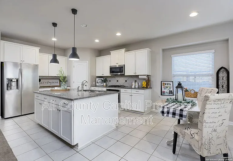 241 Silver Maple Dr — Photo 4